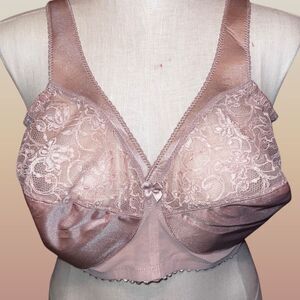 NWOT Glamorise Nude Lace Wireless Non Molded Cup Bra Size 48D 46DD